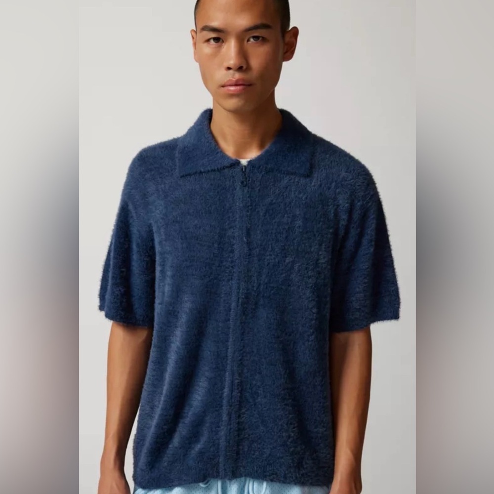 Standard Cloth Fuzzy Blue Short Sleeve Sweater size Medium